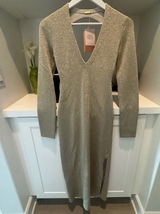 Cult Gaia Shayla Long-Sleeve V-Neck Midi Dress - Picture 5 of 8